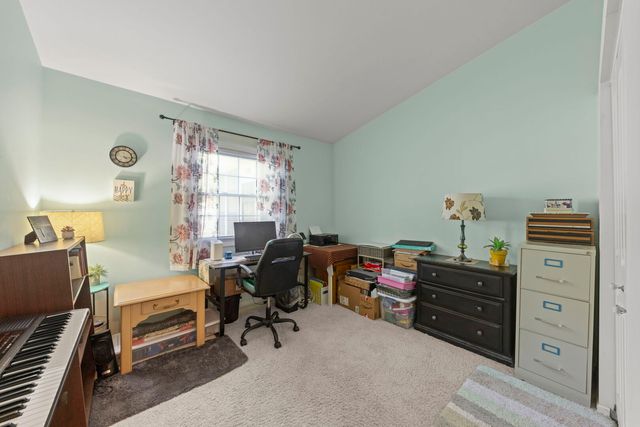 2S111 Waltham Court, Warrenville, IL 60555