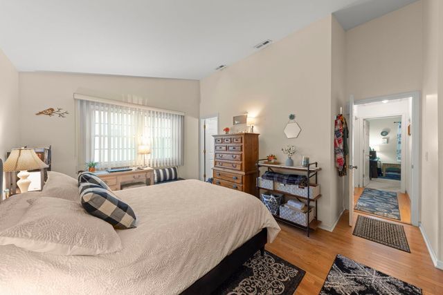 2S111 Waltham Court, Warrenville, IL 60555