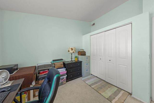 2S111 Waltham Court, Warrenville, IL 60555