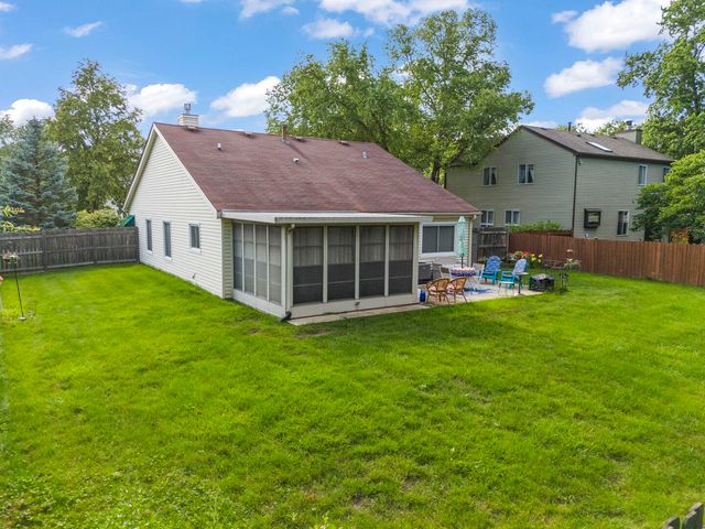 2S111 Waltham Court, Warrenville, IL 60555