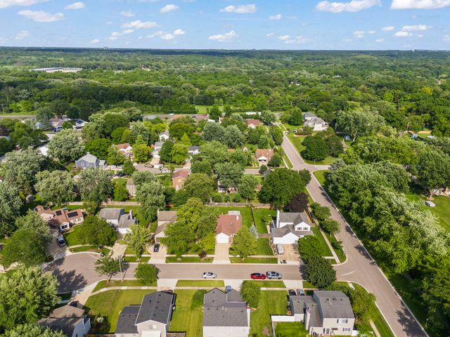 2S111 Waltham Court, Warrenville, IL 60555
