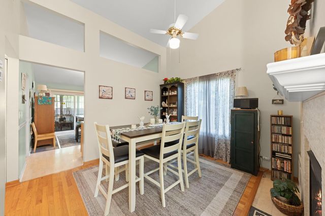 2S111 Waltham Court, Warrenville, IL 60555