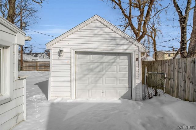 144 Clearvale Drive, Cheektowaga, NY 14225