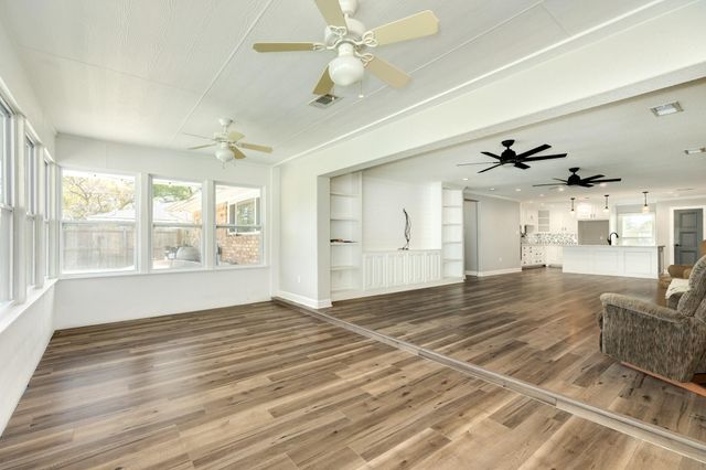 1100 Western Avenue, Angleton, TX 77515