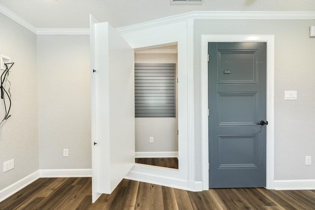 1100 Western Avenue, Angleton, TX 77515