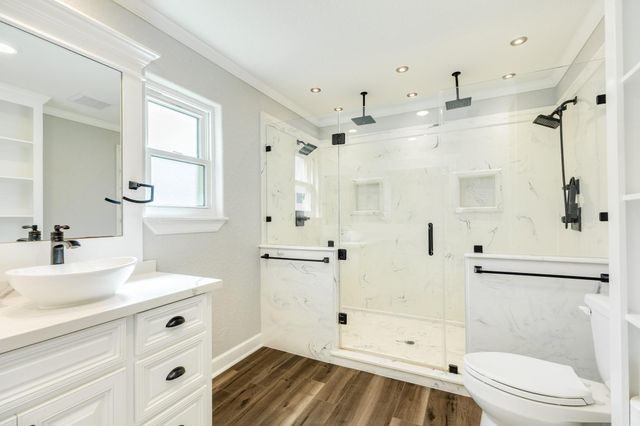 1100 Western Avenue, Angleton, TX 77515