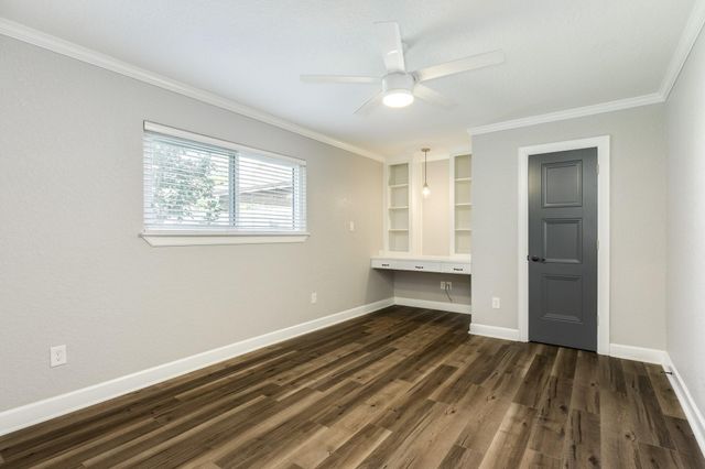 1100 Western Avenue, Angleton, TX 77515