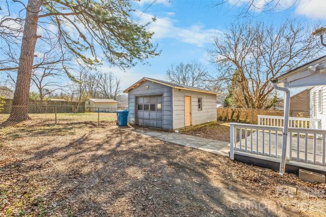 1111 N Jackson Avenue, Salisbury, NC 28144