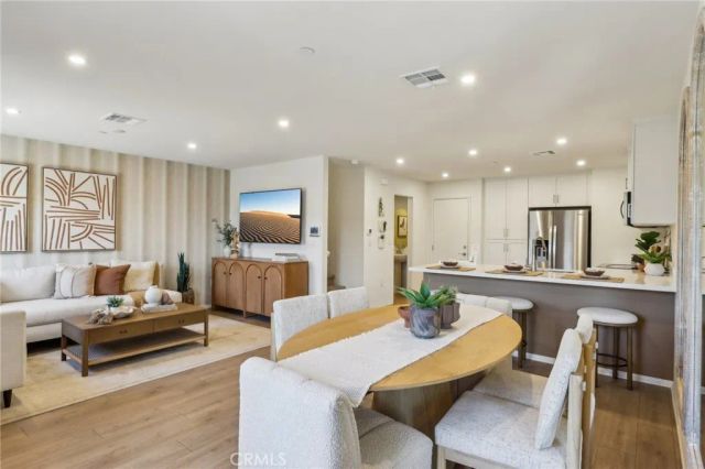 15587 April Dawn Way 3, Fontana, CA 92336