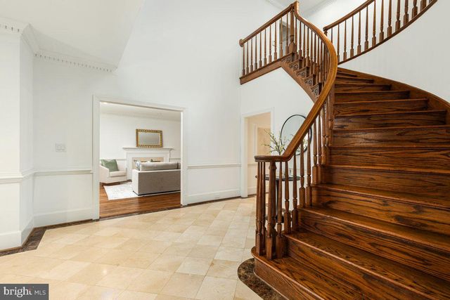 532 WALKER RD, Great Falls, VA 22066
