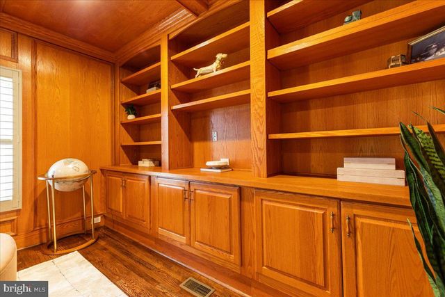532 WALKER RD, Great Falls, VA 22066