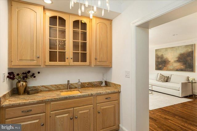 532 WALKER RD, Great Falls, VA 22066