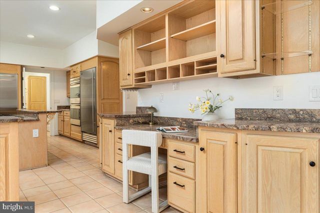 532 WALKER RD, Great Falls, VA 22066