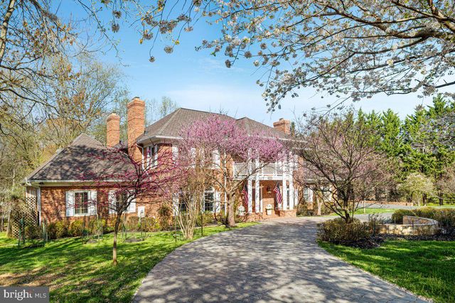 532 WALKER RD, Great Falls, VA 22066