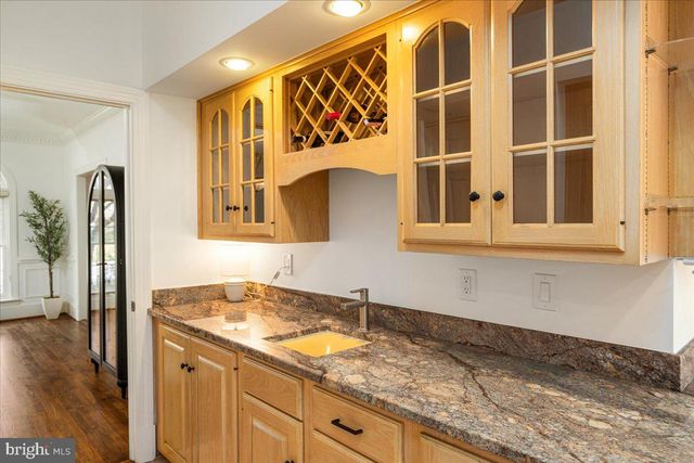 532 WALKER RD, Great Falls, VA 22066