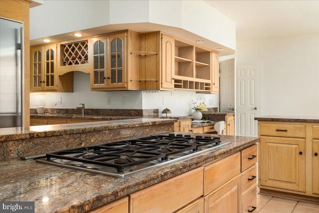 532 WALKER RD, Great Falls, VA 22066