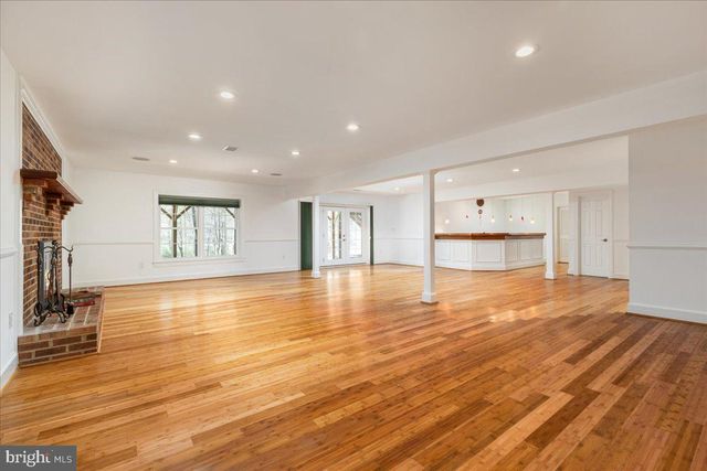 532 WALKER RD, Great Falls, VA 22066