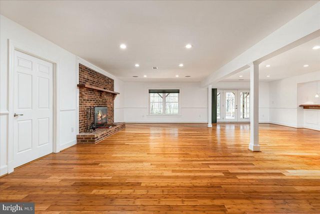 532 WALKER RD, Great Falls, VA 22066