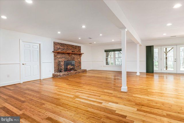 532 WALKER RD, Great Falls, VA 22066