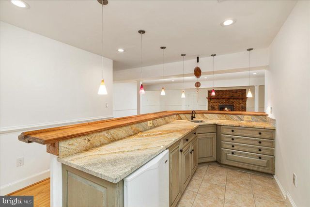 532 WALKER RD, Great Falls, VA 22066