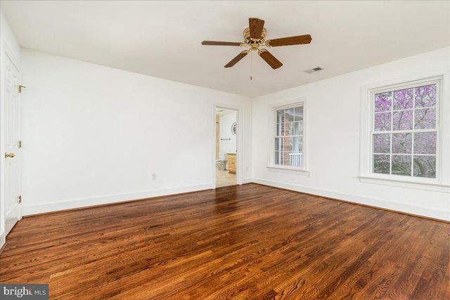 532 WALKER RD, Great Falls, VA 22066