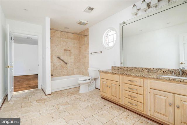532 WALKER RD, Great Falls, VA 22066