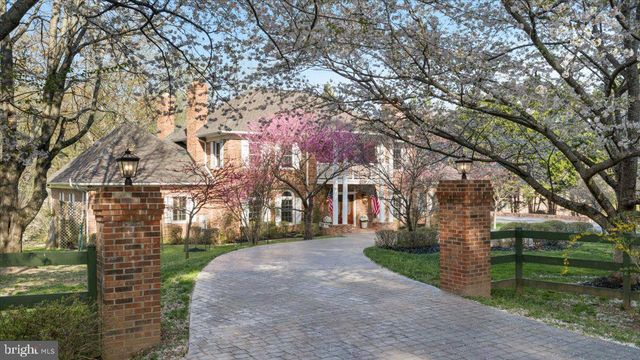 532 WALKER RD, Great Falls, VA 22066