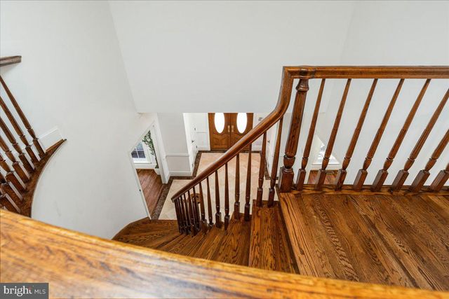 532 WALKER RD, Great Falls, VA 22066