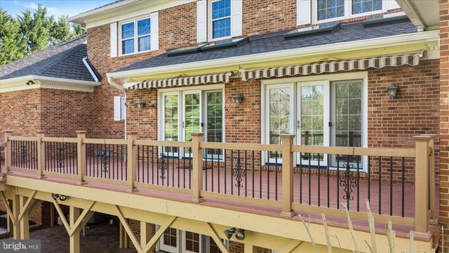 532 WALKER RD, Great Falls, VA 22066
