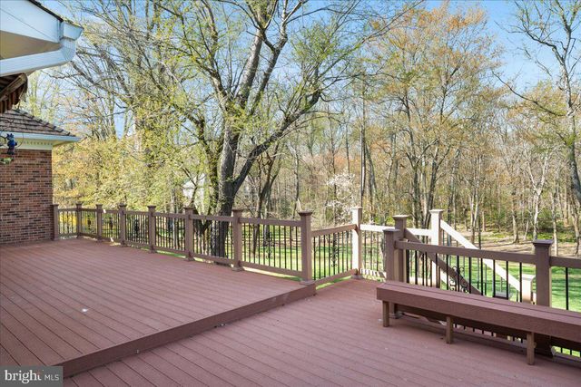 532 WALKER RD, Great Falls, VA 22066