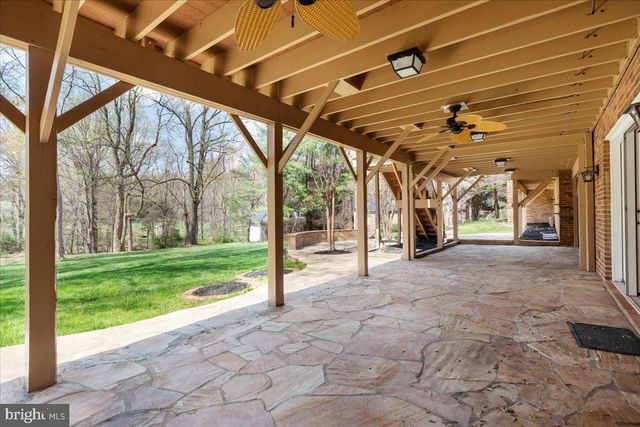 532 WALKER RD, Great Falls, VA 22066