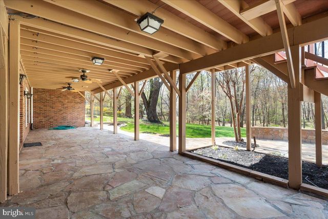 532 WALKER RD, Great Falls, VA 22066