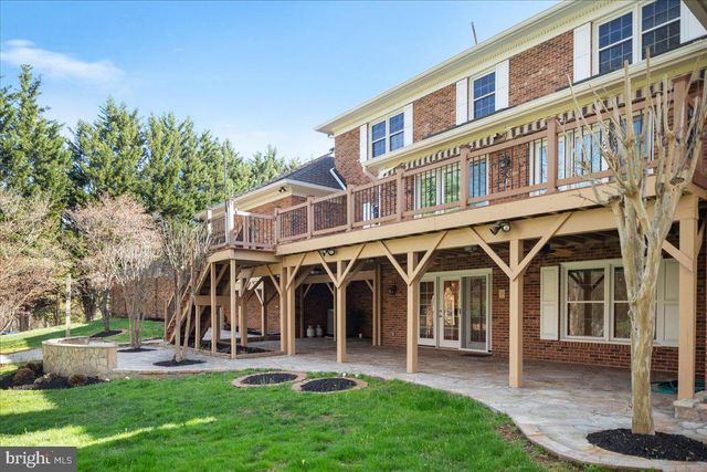 532 WALKER RD, Great Falls, VA 22066