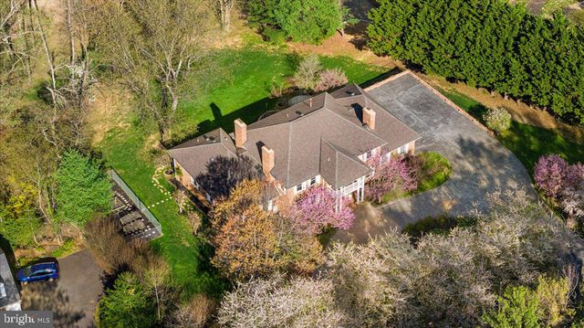 532 WALKER RD, Great Falls, VA 22066