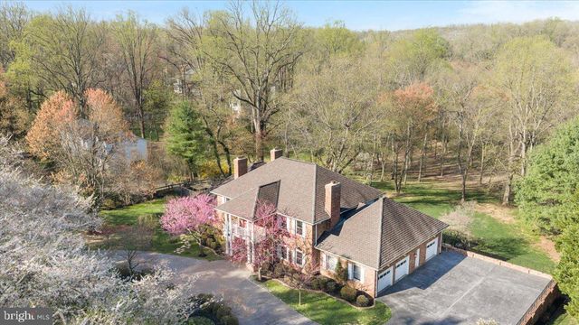 532 WALKER RD, Great Falls, VA 22066