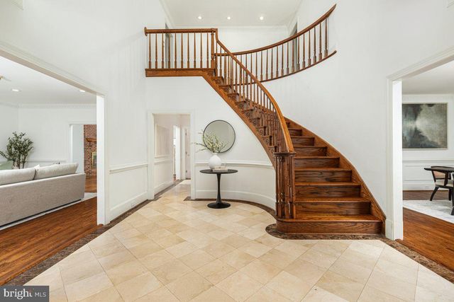 532 WALKER RD, Great Falls, VA 22066