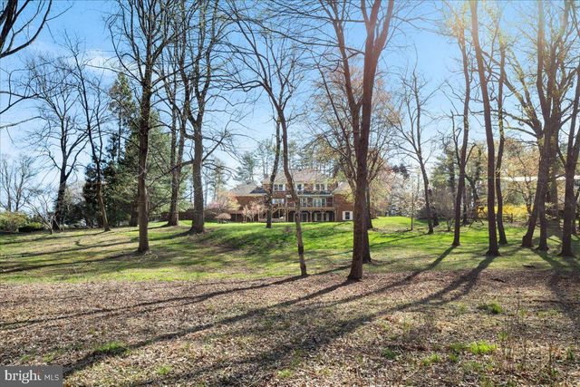 532 WALKER RD, Great Falls, VA 22066