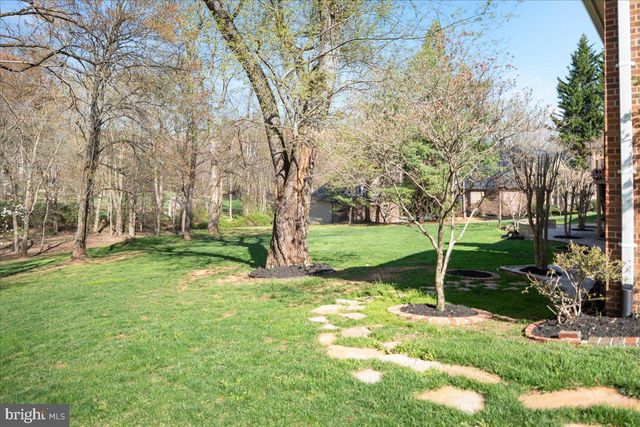 532 WALKER RD, Great Falls, VA 22066