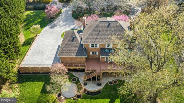 532 WALKER RD, Great Falls, VA 22066