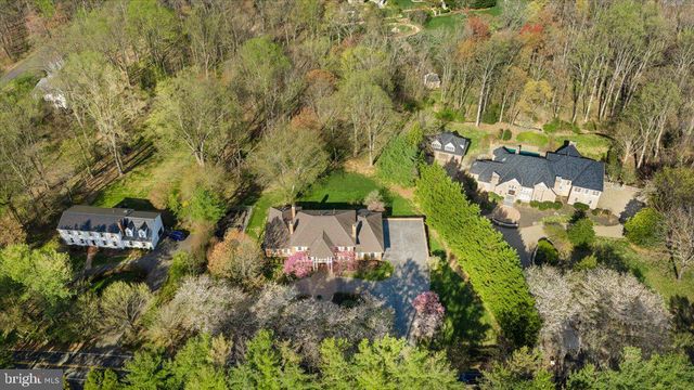 532 WALKER RD, Great Falls, VA 22066