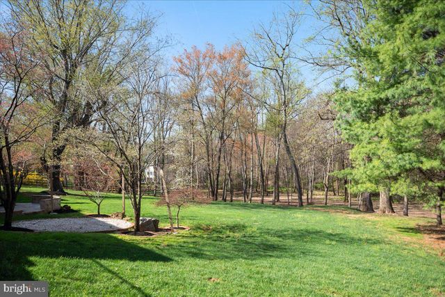532 WALKER RD, Great Falls, VA 22066