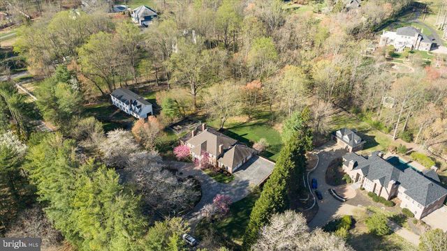 532 WALKER RD, Great Falls, VA 22066