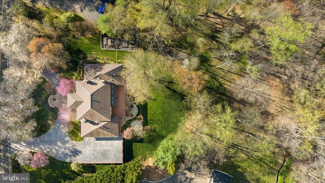 532 WALKER RD, Great Falls, VA 22066