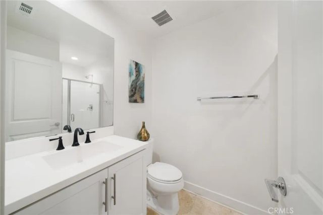 612 W Tribella Court, Santa Ana, CA 92703