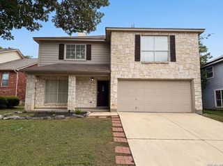8423 BERRY KNOLL DR, Universal City, TX 78148