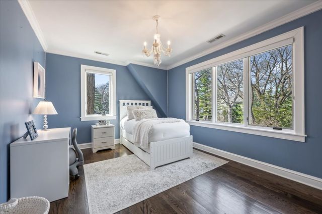 1148 Isabella Street, Wilmette, IL 60091