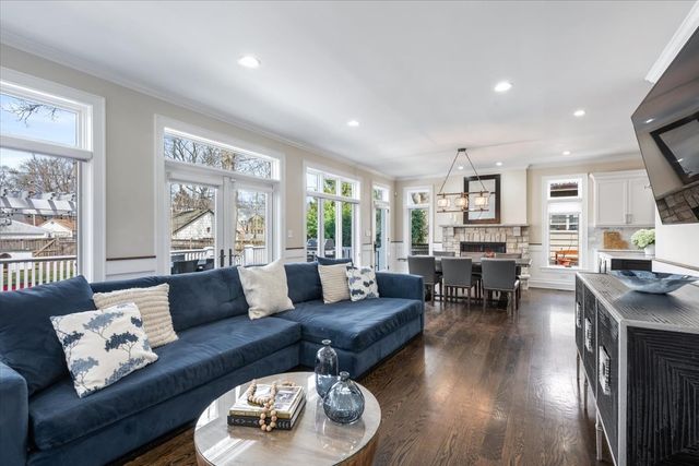 1148 Isabella Street, Wilmette, IL 60091