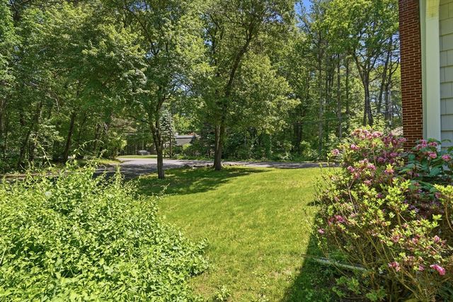 33 Cold Spring Rd, Westford, MA 01886