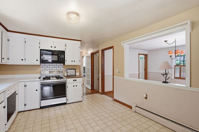 33 Cold Spring Rd, Westford, MA 01886