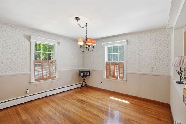 33 Cold Spring Rd, Westford, MA 01886
